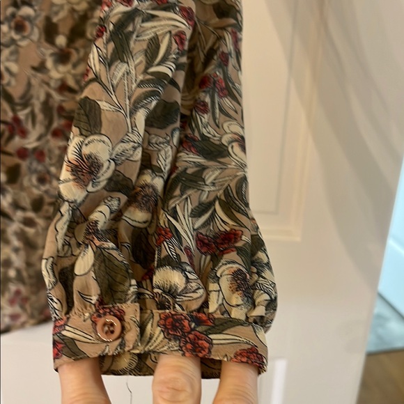 Karlie Brown and Tan Floral Blouse - Picture 5 of 9